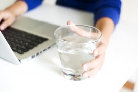 Waarom jouw werknemers meer water zouden moeten drinken