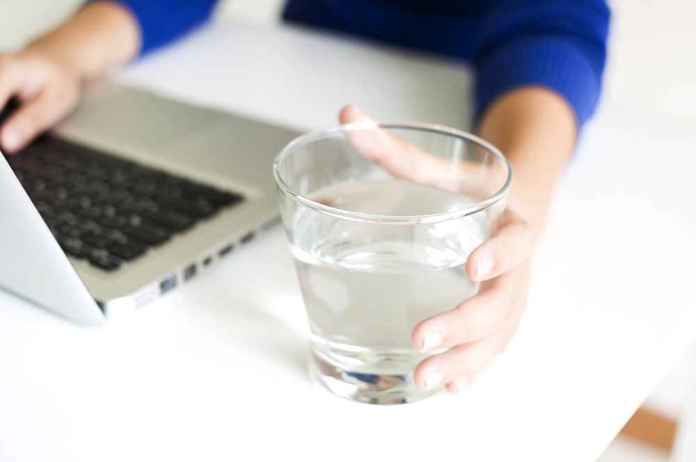 Waarom jouw werknemers meer water zouden moeten drinken